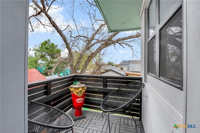 503 S Austin Street, Seguin, TX 78155