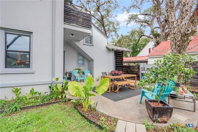 503 S Austin Street, Seguin, TX 78155