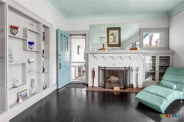 503 S Austin Street, Seguin, TX 78155