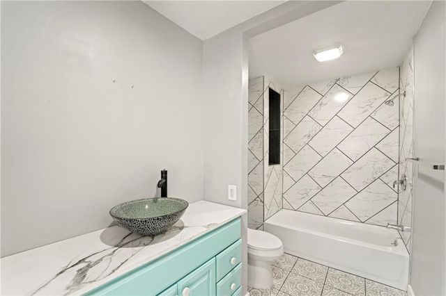 3826 S Crysler Avenue, Independence, MO 64055