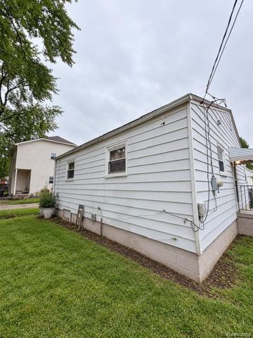 22401 Cunningham Avenue, Warren, MI 48091