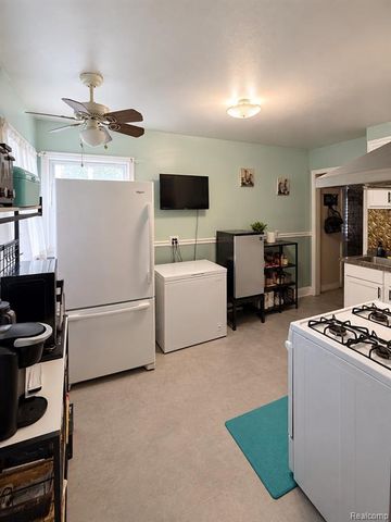 22401 Cunningham Avenue, Warren, MI 48091