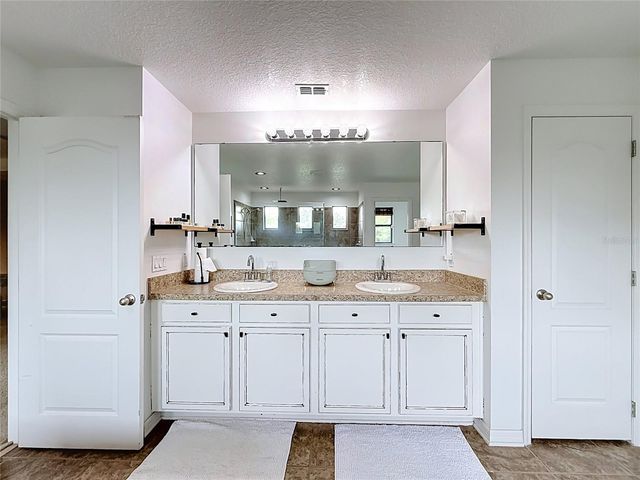726 WOODS LANDING DRIVE, Minneola, FL 34715