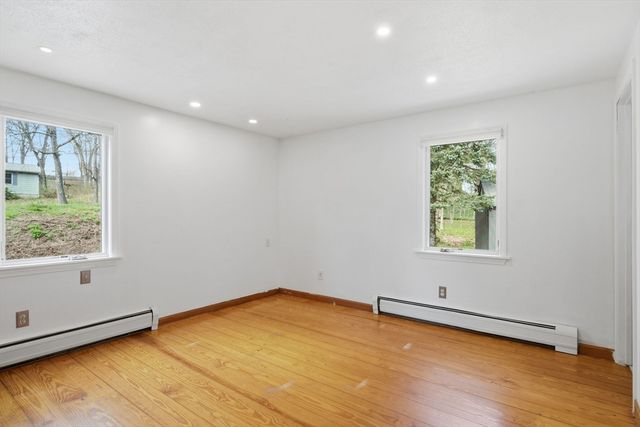 138 West St, Easthampton, MA 01027