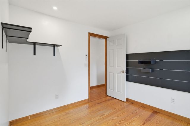 138 West St, Easthampton, MA 01027