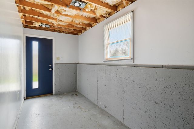 138 West St, Easthampton, MA 01027