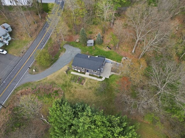 138 West St, Easthampton, MA 01027
