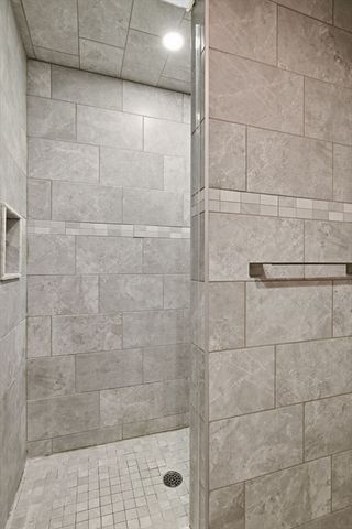 138 West St, Easthampton, MA 01027