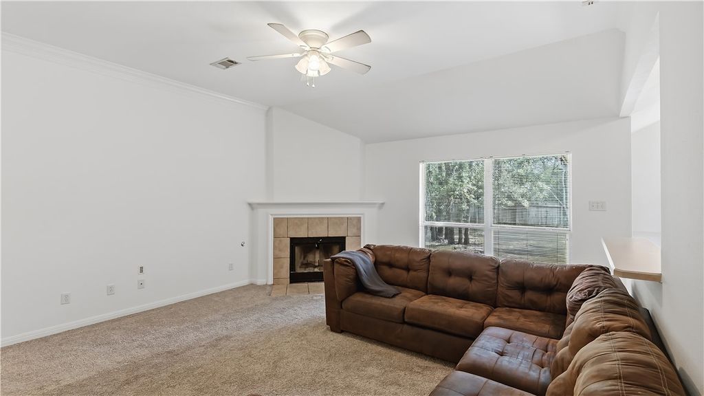 2009 Kimmy Drive, Bryan, TX 77807 — photo 2