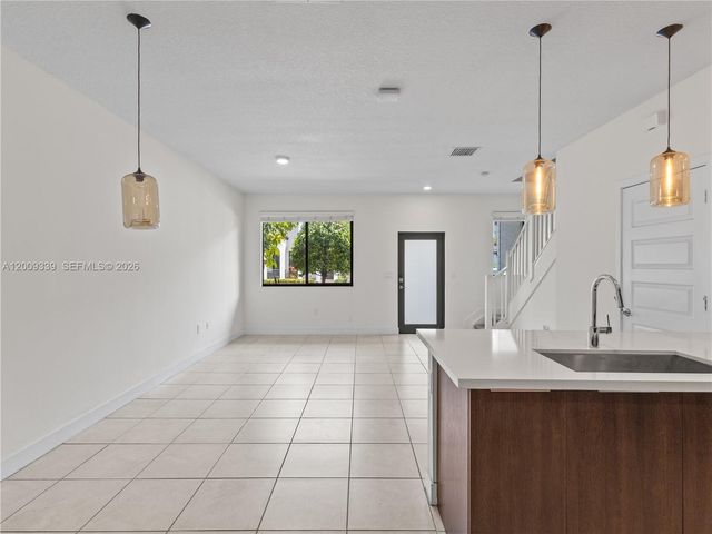 8382 NW 51st Ter 8382, Doral, FL 33166