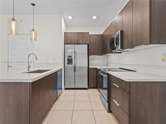 8382 NW 51st Ter 8382, Doral, FL 33166