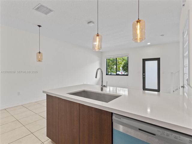 8382 NW 51st Ter 8382, Doral, FL 33166