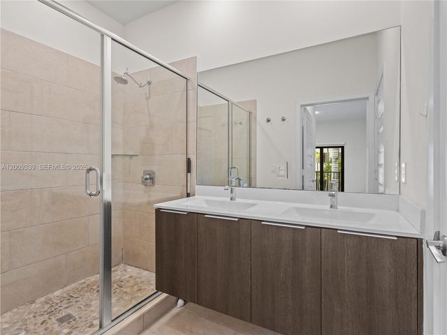 8382 NW 51st Ter 8382, Doral, FL 33166
