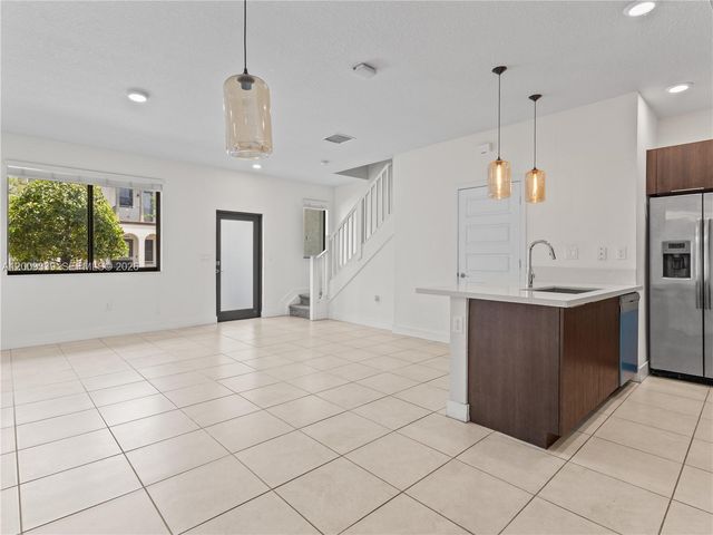 8382 NW 51st Ter 8382, Doral, FL 33166