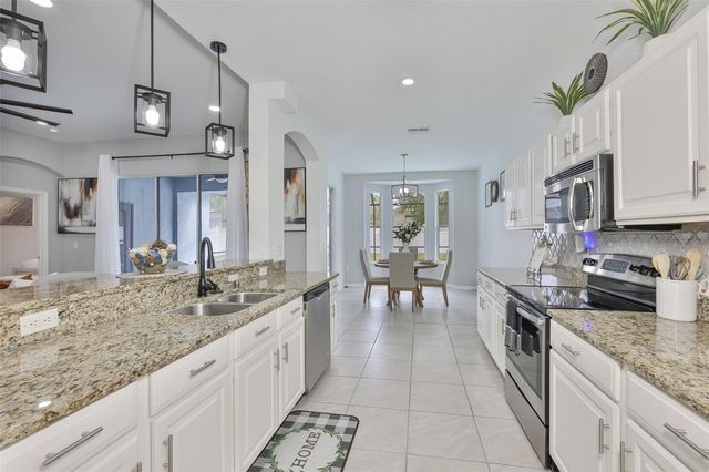 2806 BROOKE PINES COURT, Plant City, FL 33566