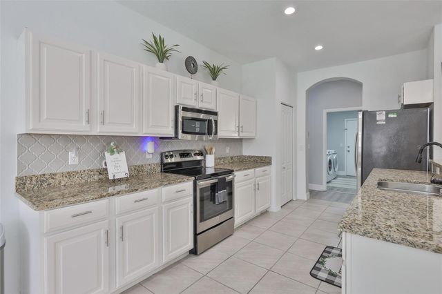 2806 BROOKE PINES COURT, Plant City, FL 33566