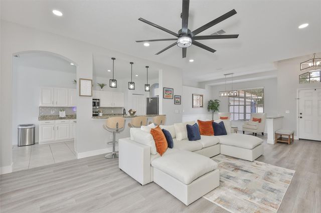 2806 BROOKE PINES COURT, Plant City, FL 33566