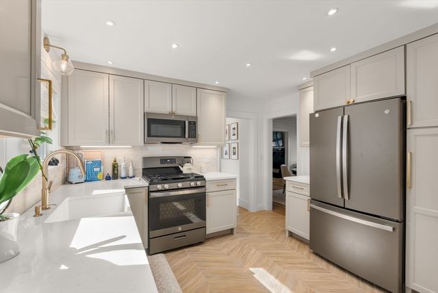 139 Bartlett Street 1, Belmont, MA 02478