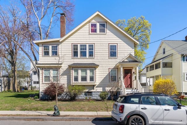 139 Bartlett Street 1, Belmont, MA 02478