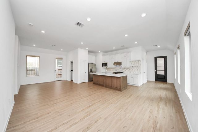 15623 Red Panda Road, Conroe, TX 77302