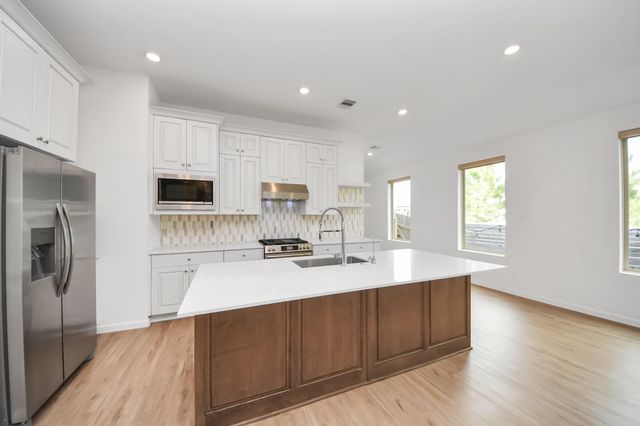 15623 Red Panda Road, Conroe, TX 77302