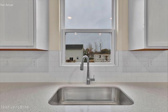 4013 Blackthorn Pl, La Grange, KY 40031