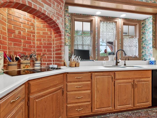 4015 Silver Lake Road, Bartlesville, OK 74006