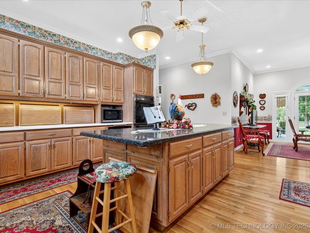 4015 Silver Lake Road, Bartlesville, OK 74006