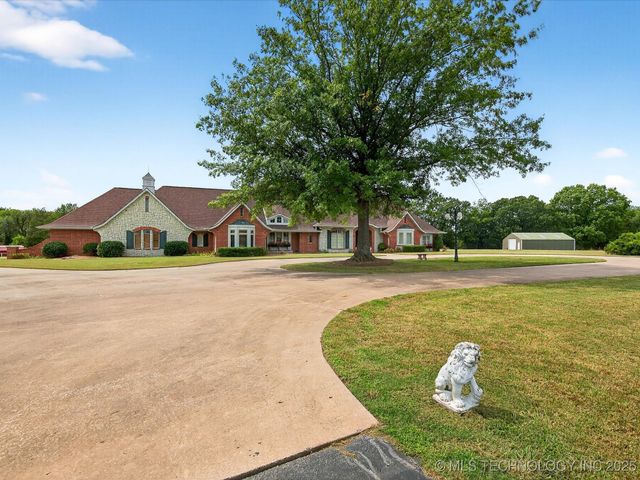4015 Silver Lake Road, Bartlesville, OK 74006