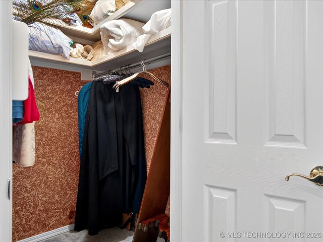 4015 Silver Lake Road, Bartlesville, OK 74006