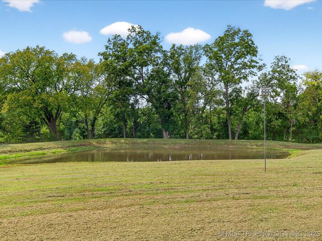 4015 Silver Lake Road, Bartlesville, OK 74006