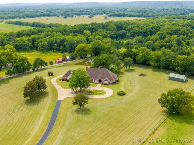 4015 Silver Lake Road, Bartlesville, OK 74006