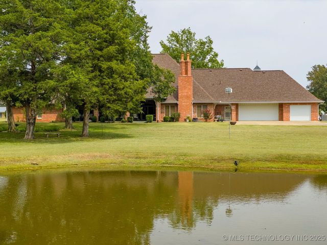 4015 Silver Lake Road, Bartlesville, OK 74006