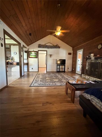 19519 County Road 377, Marquez, TX 77865