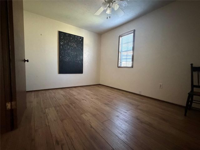 19519 County Road 377, Marquez, TX 77865