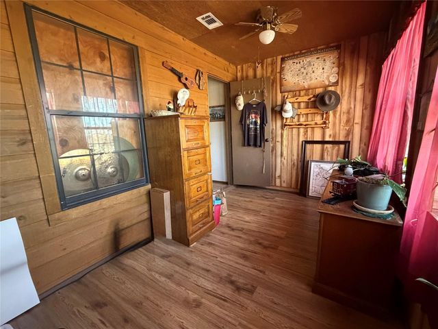 19519 County Road 377, Marquez, TX 77865