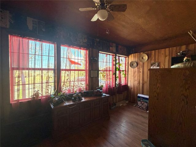 19519 County Road 377, Marquez, TX 77865