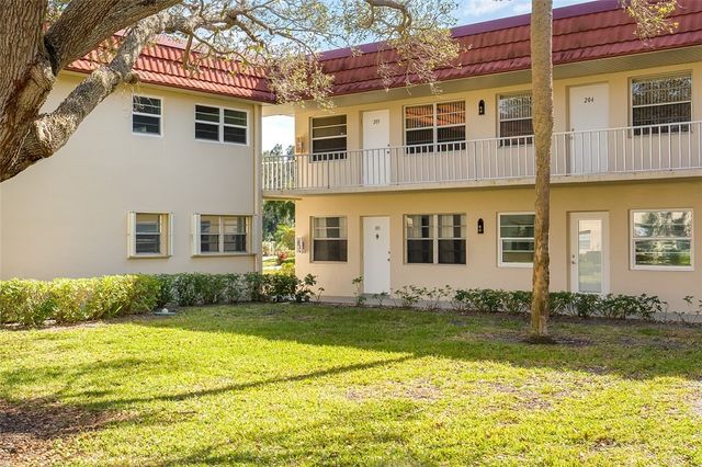 46 Woodland Drive 103, Vero Beach, FL 32962