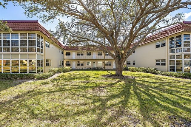 46 Woodland Drive 103, Vero Beach, FL 32962