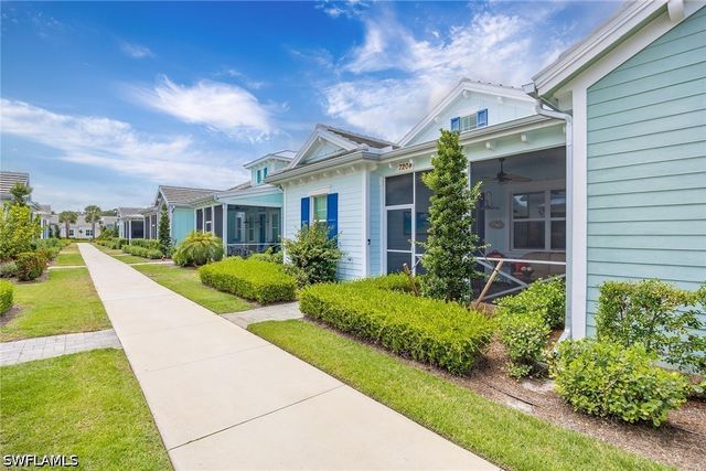 7204 Cayo Coco LN, Naples, FL 34113