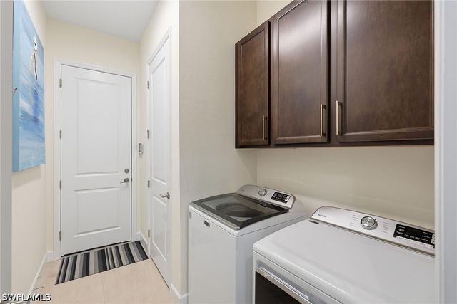 7204 Cayo Coco LN, Naples, FL 34113