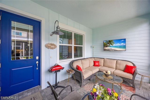 7204 Cayo Coco LN, Naples, FL 34113