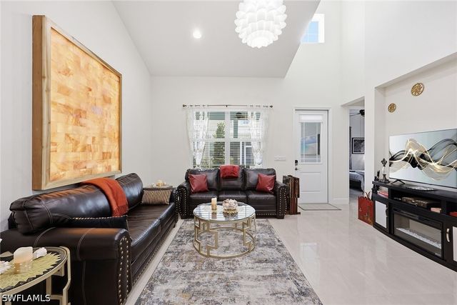 7204 Cayo Coco LN, Naples, FL 34113