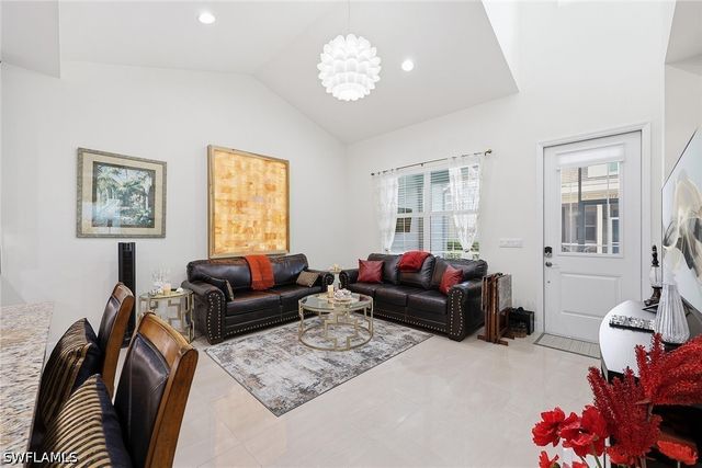 7204 Cayo Coco LN, Naples, FL 34113