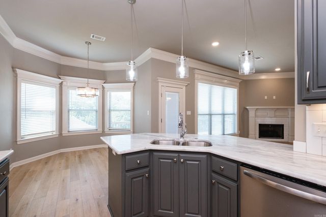 12 Majestic Court, Maumelle, AR 72113