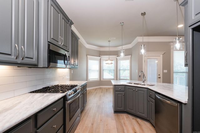 12 Majestic Court, Maumelle, AR 72113