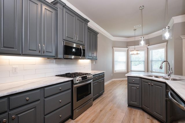 12 Majestic Court, Maumelle, AR 72113