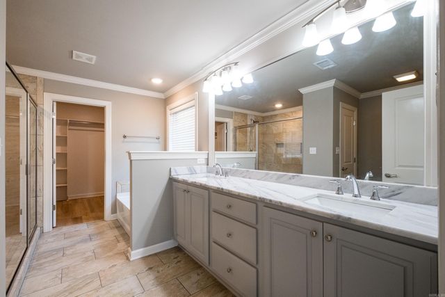 12 Majestic Court, Maumelle, AR 72113