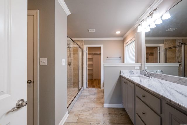 12 Majestic Court, Maumelle, AR 72113