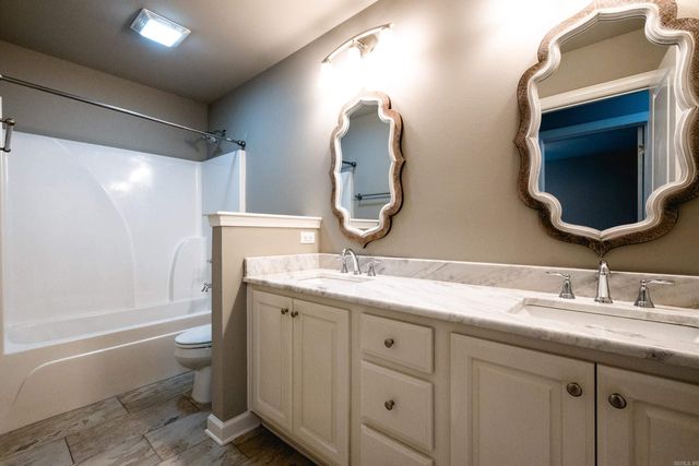 12 Majestic Court, Maumelle, AR 72113